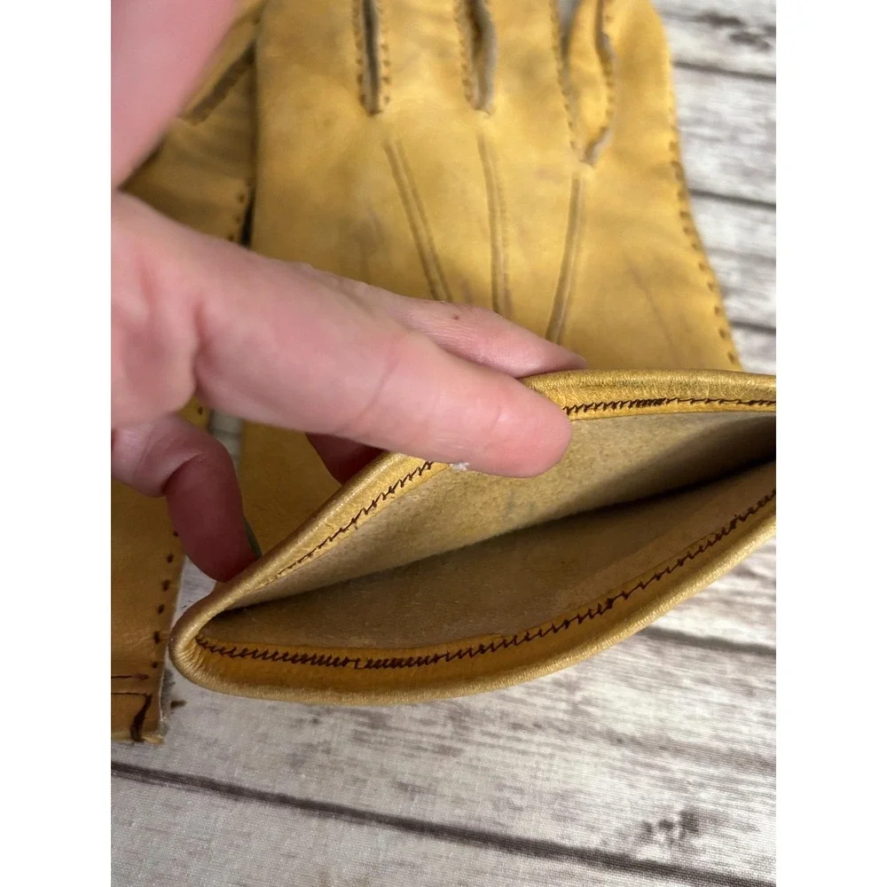Vintage Women's Yellow Large Buckskin Leather Gloves Driving 50s 60s Aged